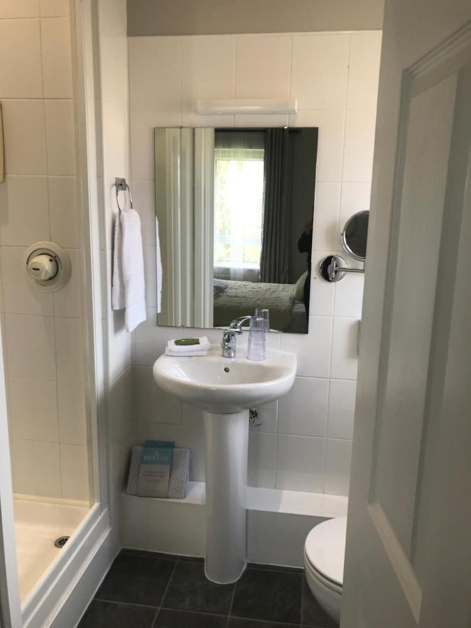Killead House Hotel Aldergrove Екстериор снимка